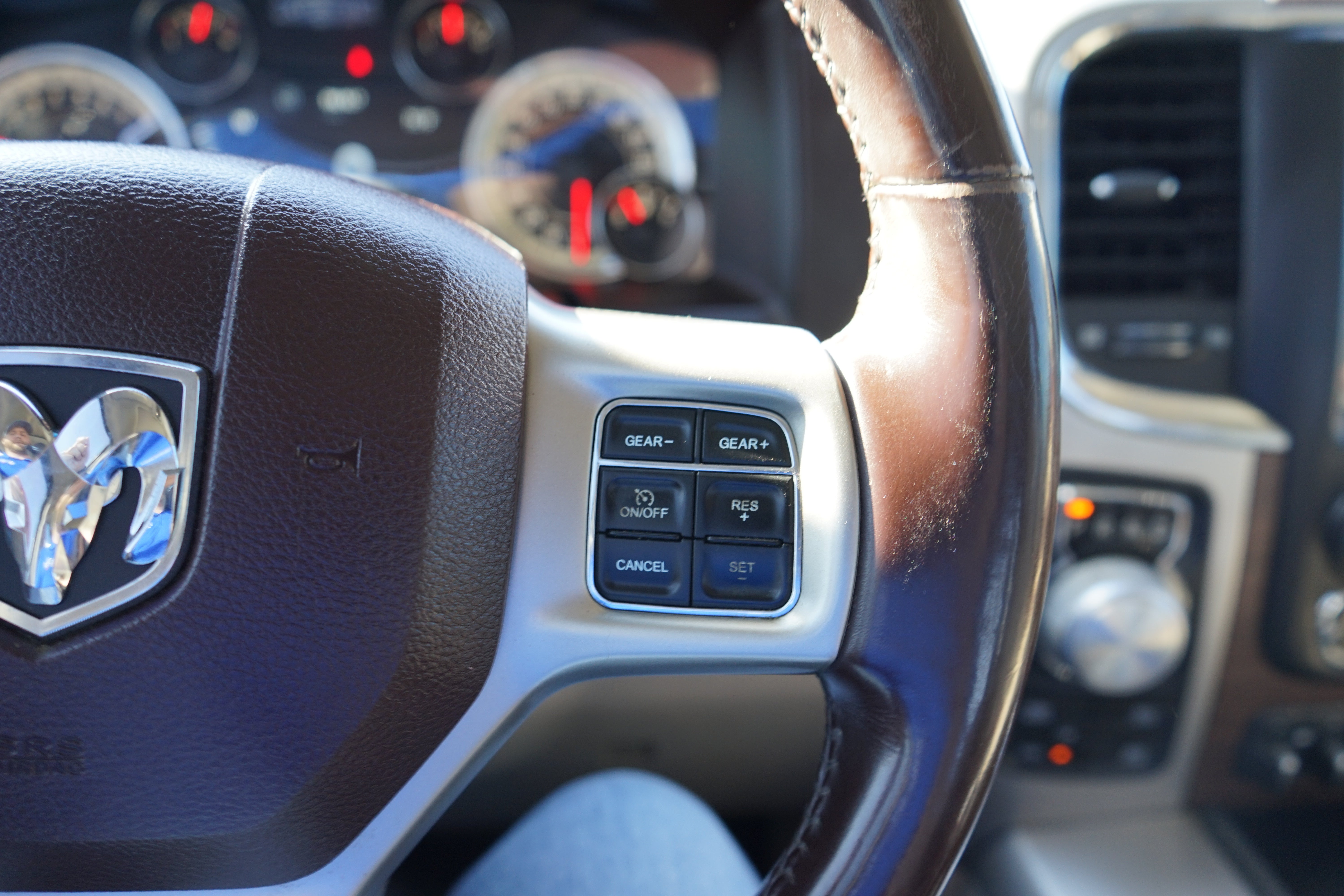 2017 RAM 1500 LARAM Base