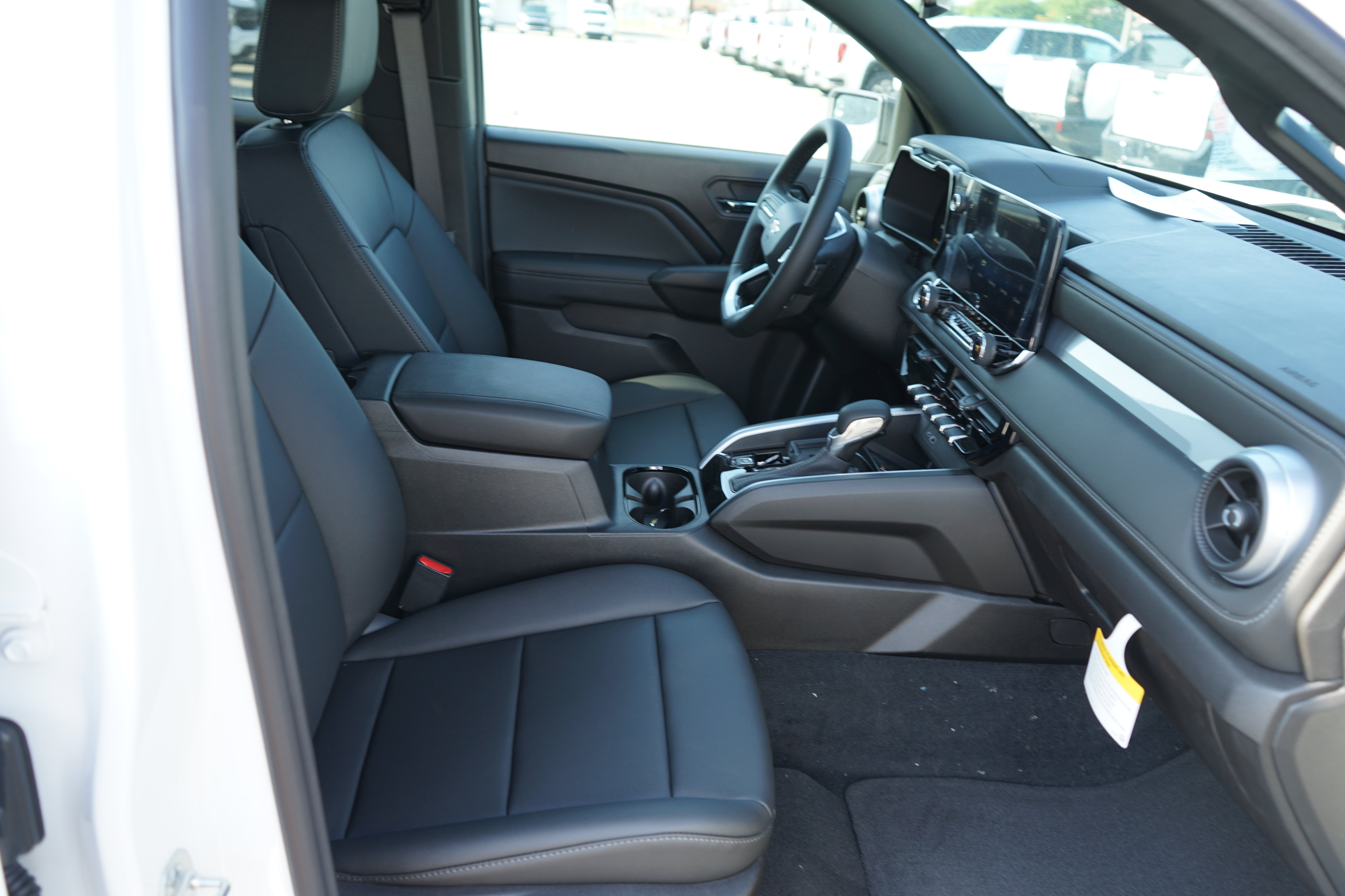 2025 Chevrolet Colorado WT/LT