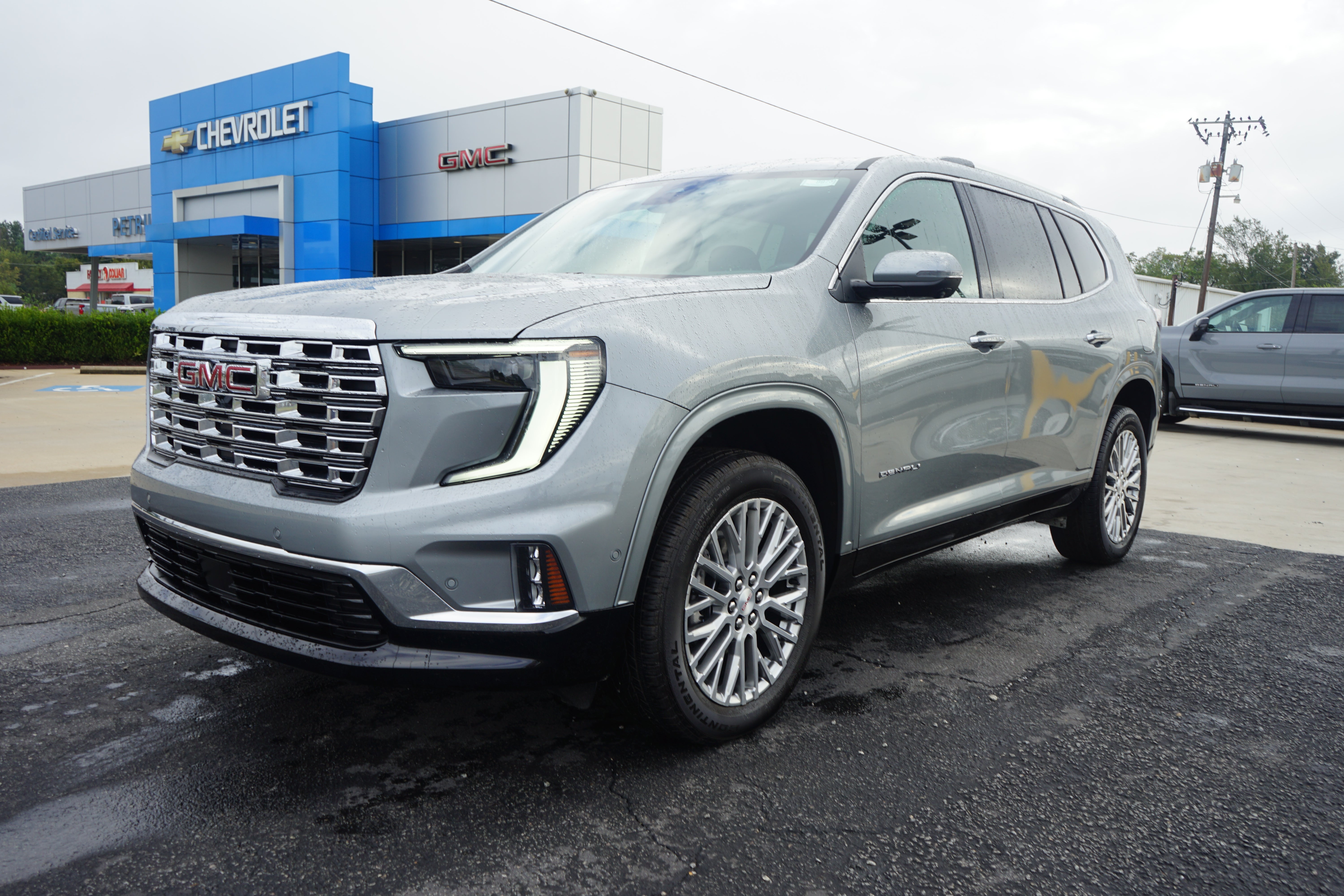 2025 GMC Acadia Denali