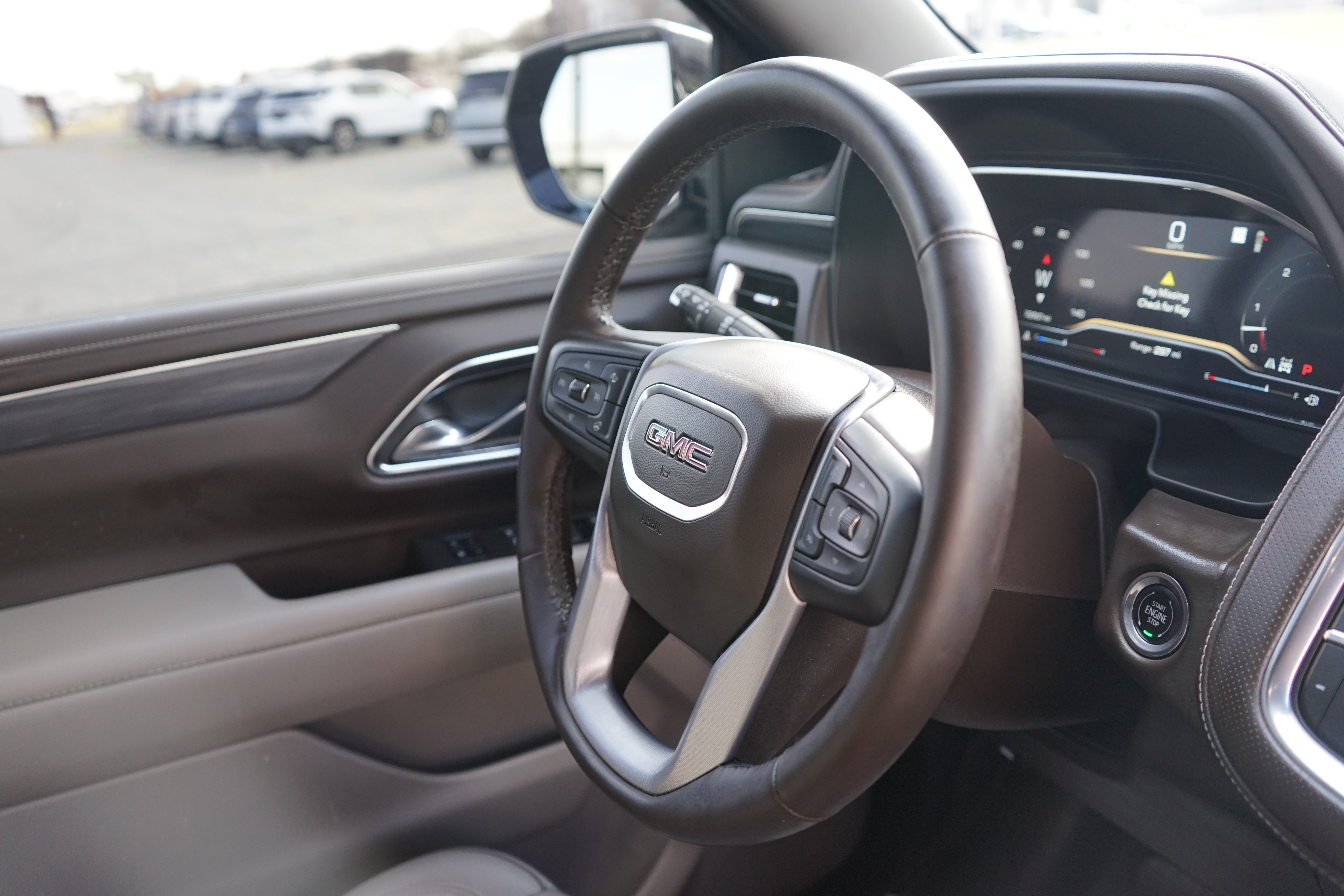 2023 GMC Yukon SLT