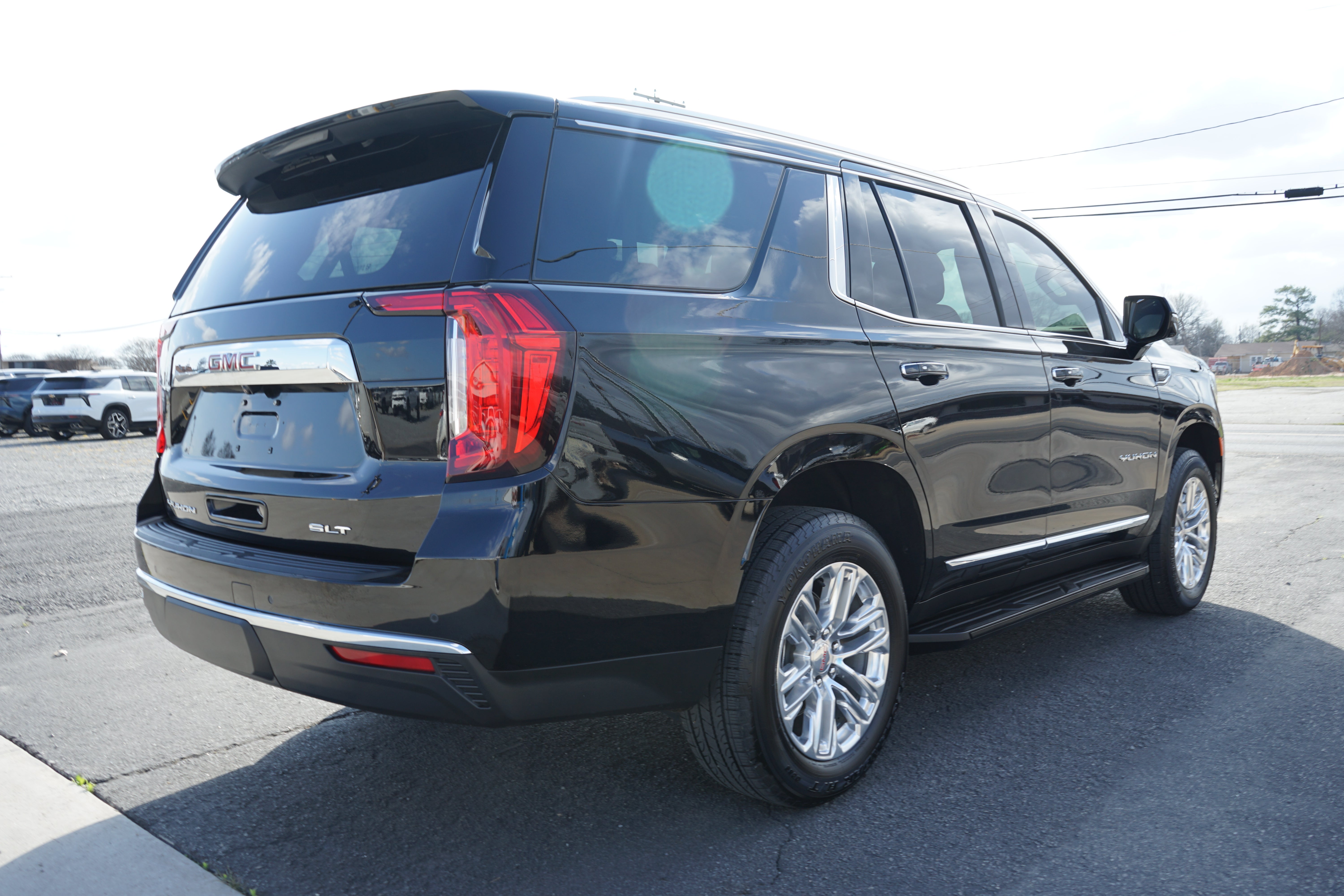 2023 GMC Yukon SLT