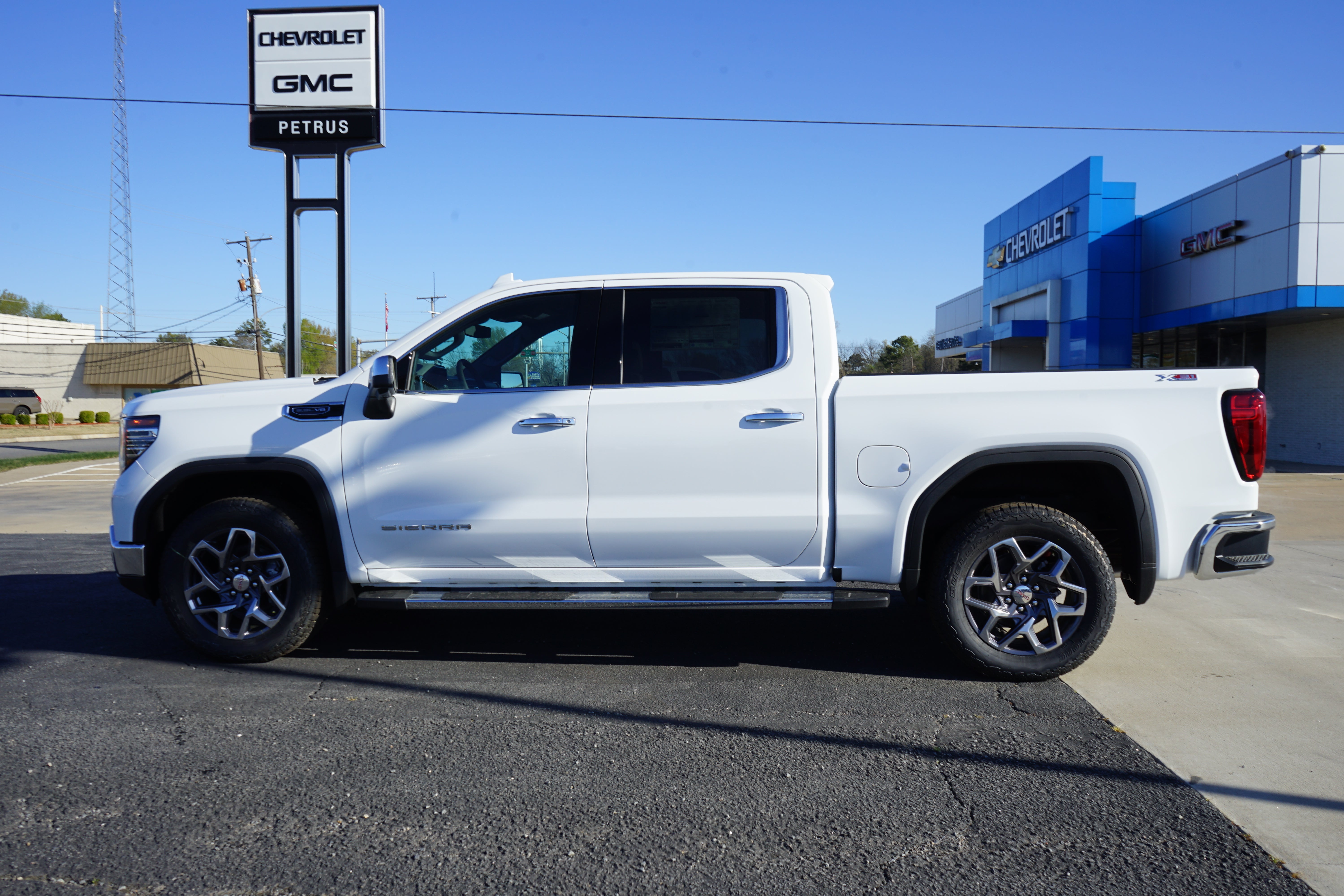 2026 GMC Sierra 1500 SLT
