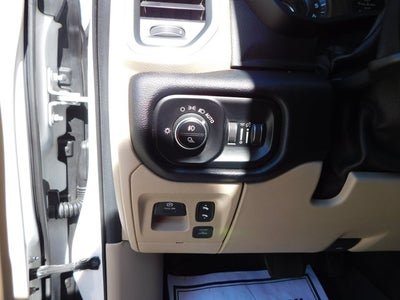 2019 RAM 1500 Big Horn/Lone Star Crew Cab 4x4 5'7' Box