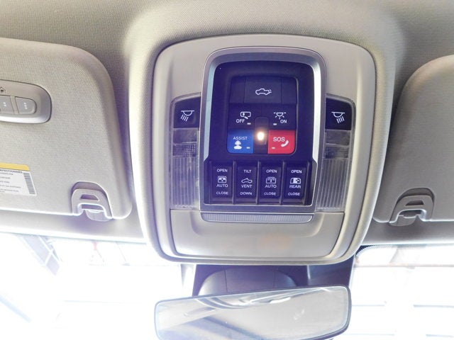 2022 RAM 1500 Laramie Crew Cab 4x4 5'7' Box