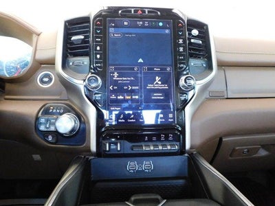 2022 RAM 1500 Laramie Crew Cab 4x4 5'7' Box