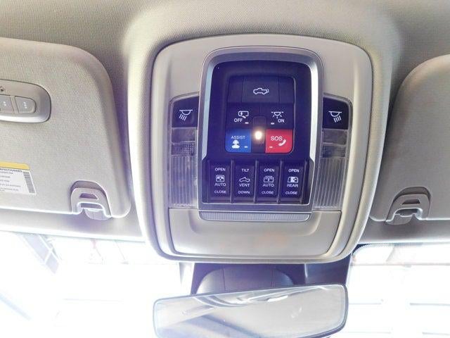 2022 RAM 1500 Laramie Crew Cab 4x4 5'7' Box