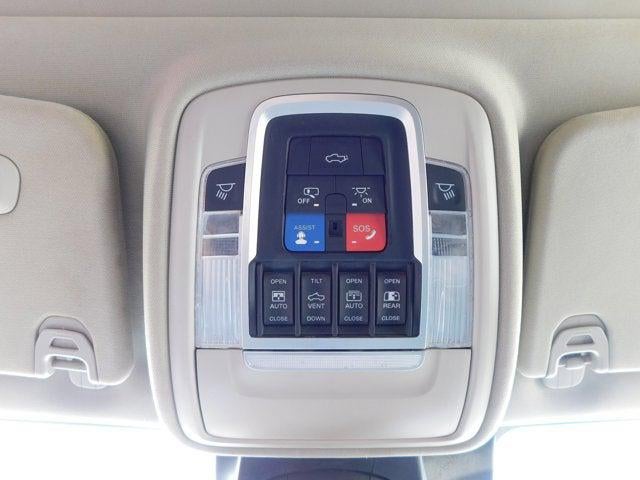 2022 RAM 1500 Laramie Crew Cab 4x4 5'7' Box