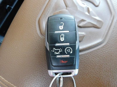 2022 RAM 1500 Laramie Crew Cab 4x4 5'7' Box