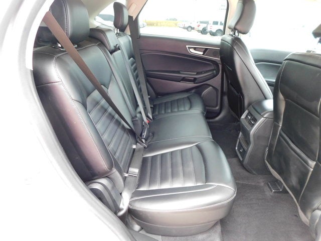 2021 Ford Edge Base