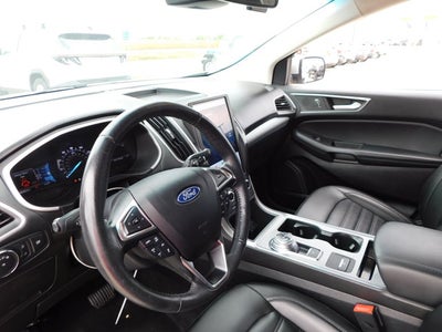 2021 Ford Edge Base