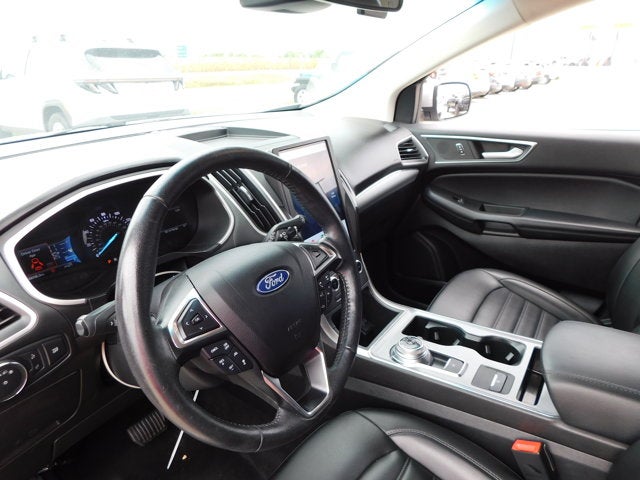 2021 Ford Edge Base
