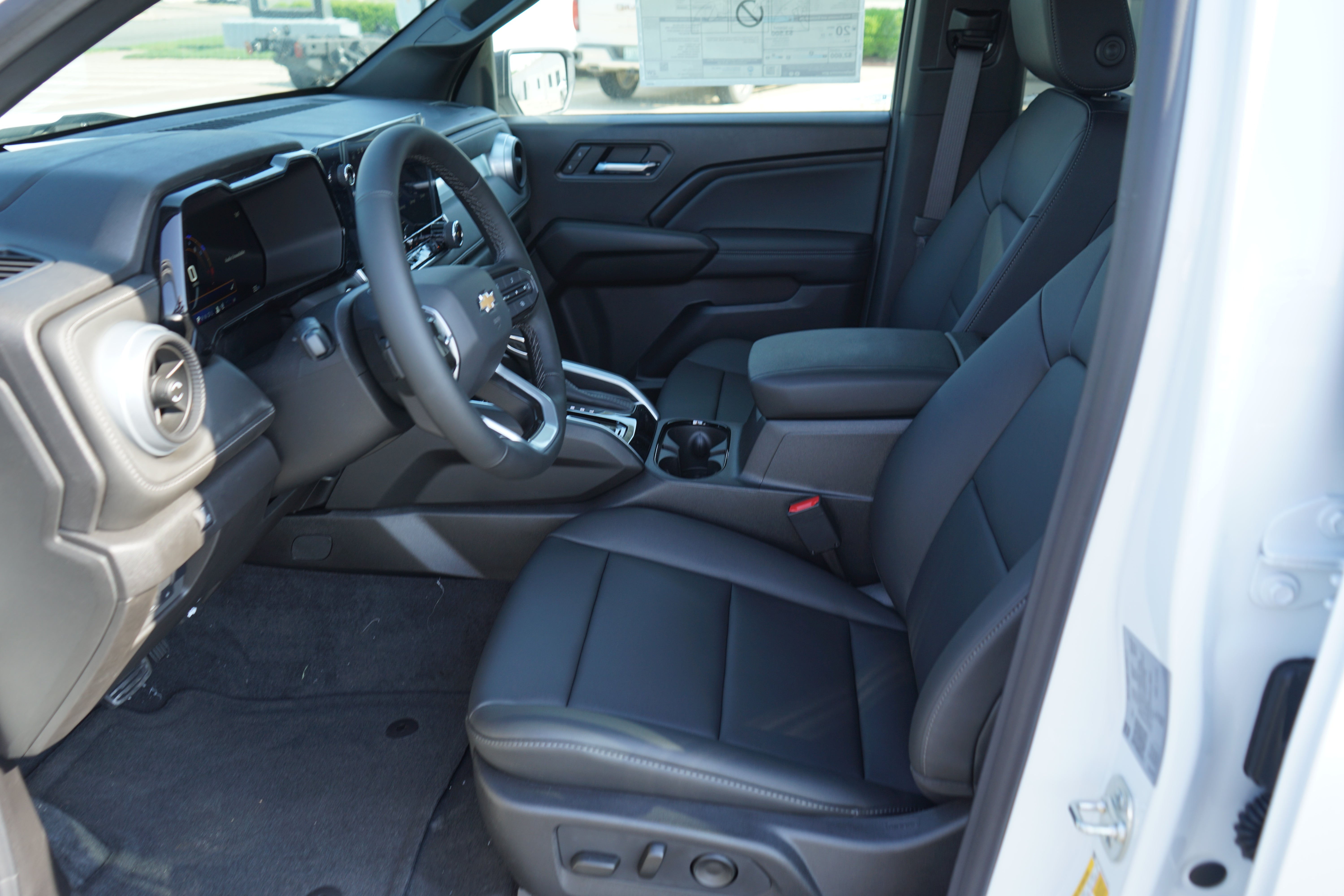 2025 Chevrolet Colorado WT/LT