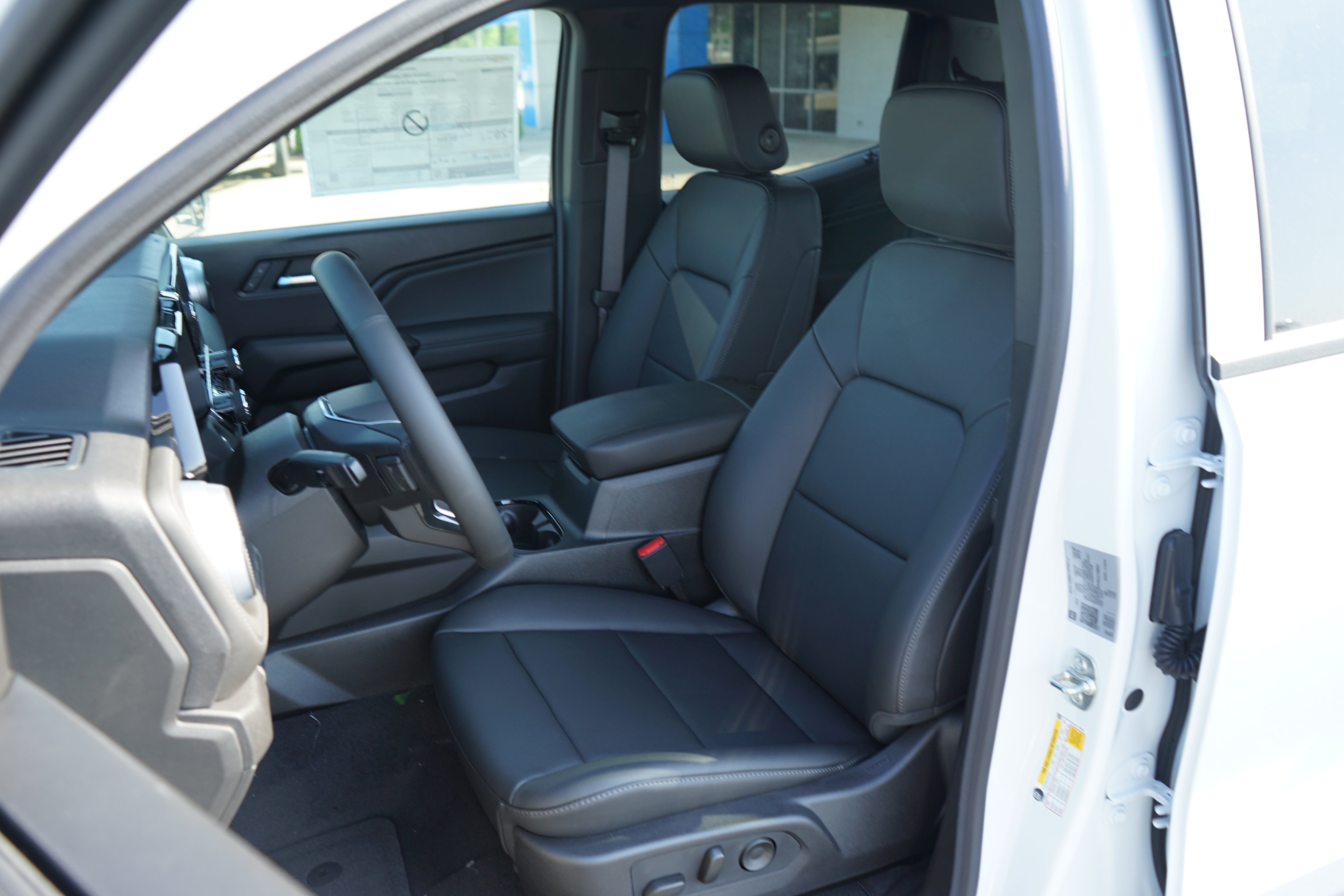 2025 Chevrolet Colorado WT/LT
