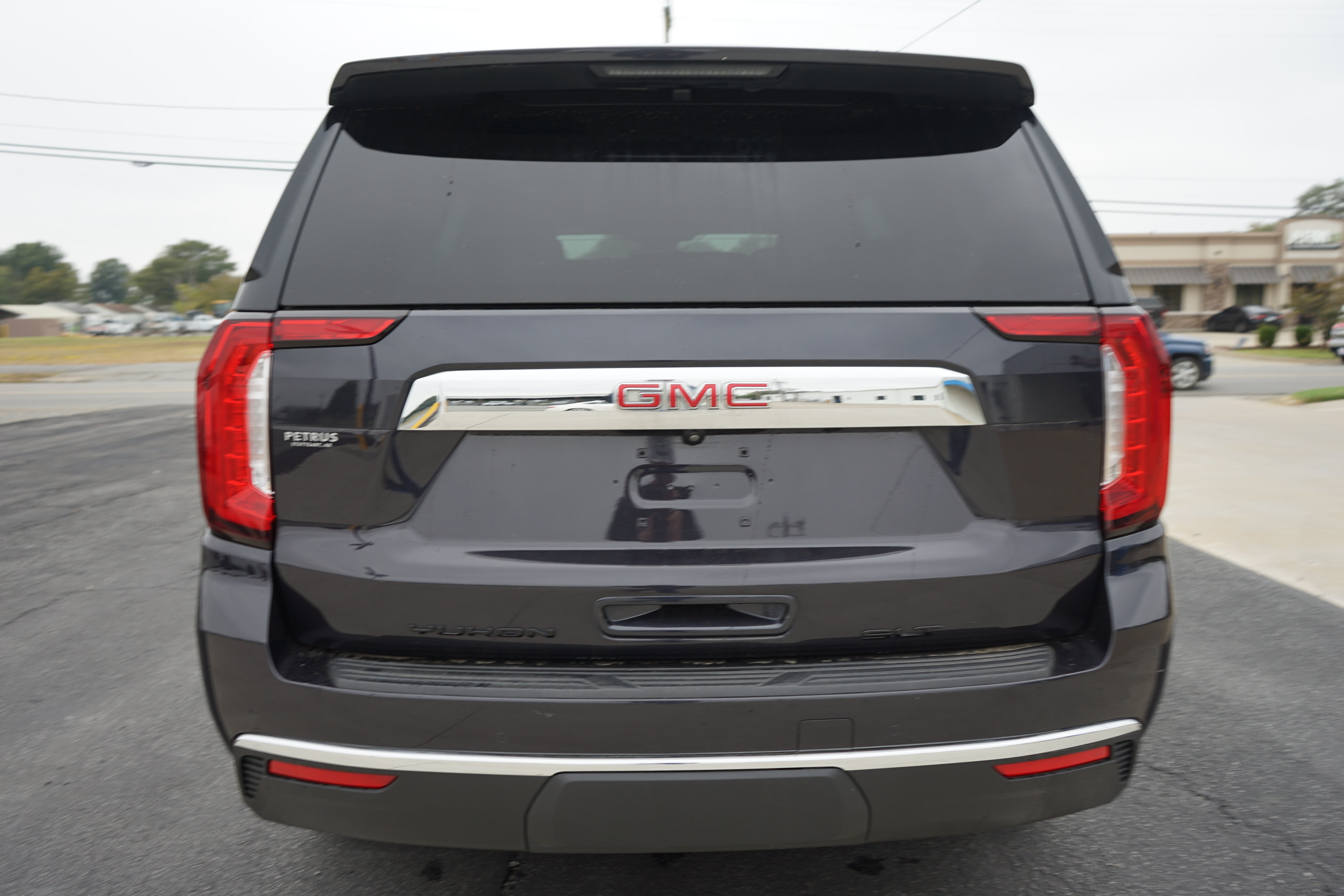 2023 GMC Yukon SLT