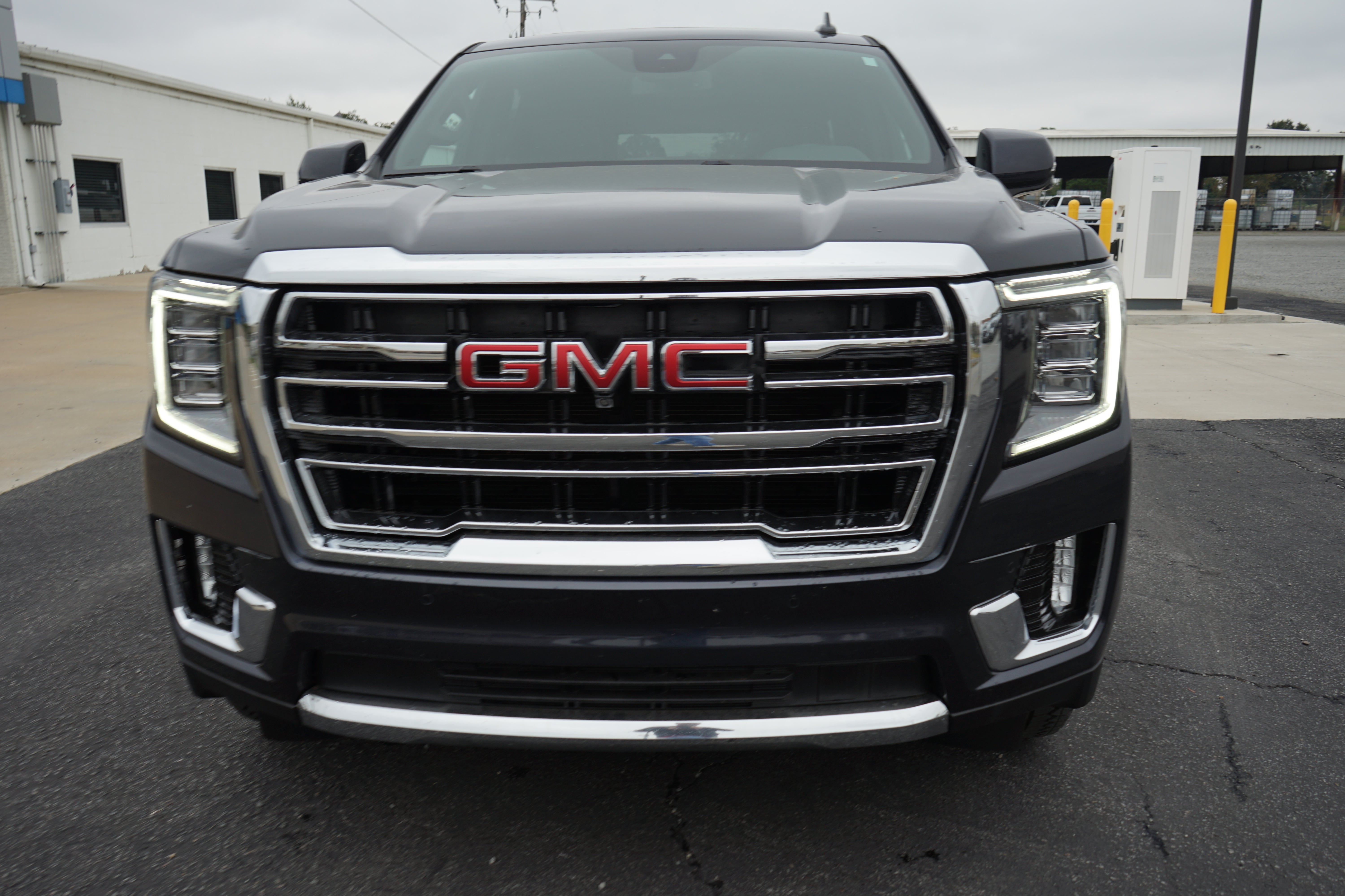 2023 GMC Yukon SLT - Photo 8