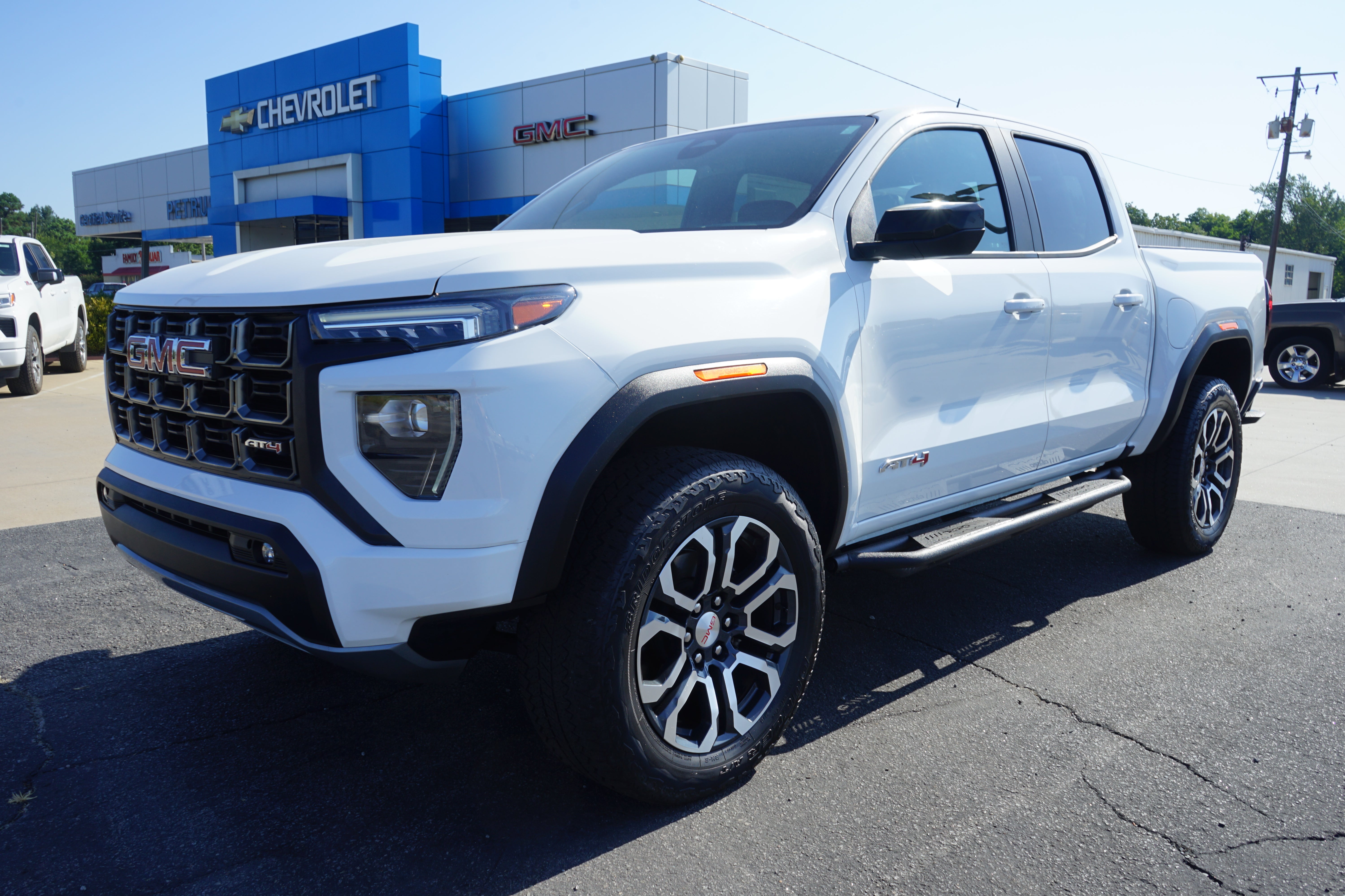2023 GMC Canyon 4WD AT4
