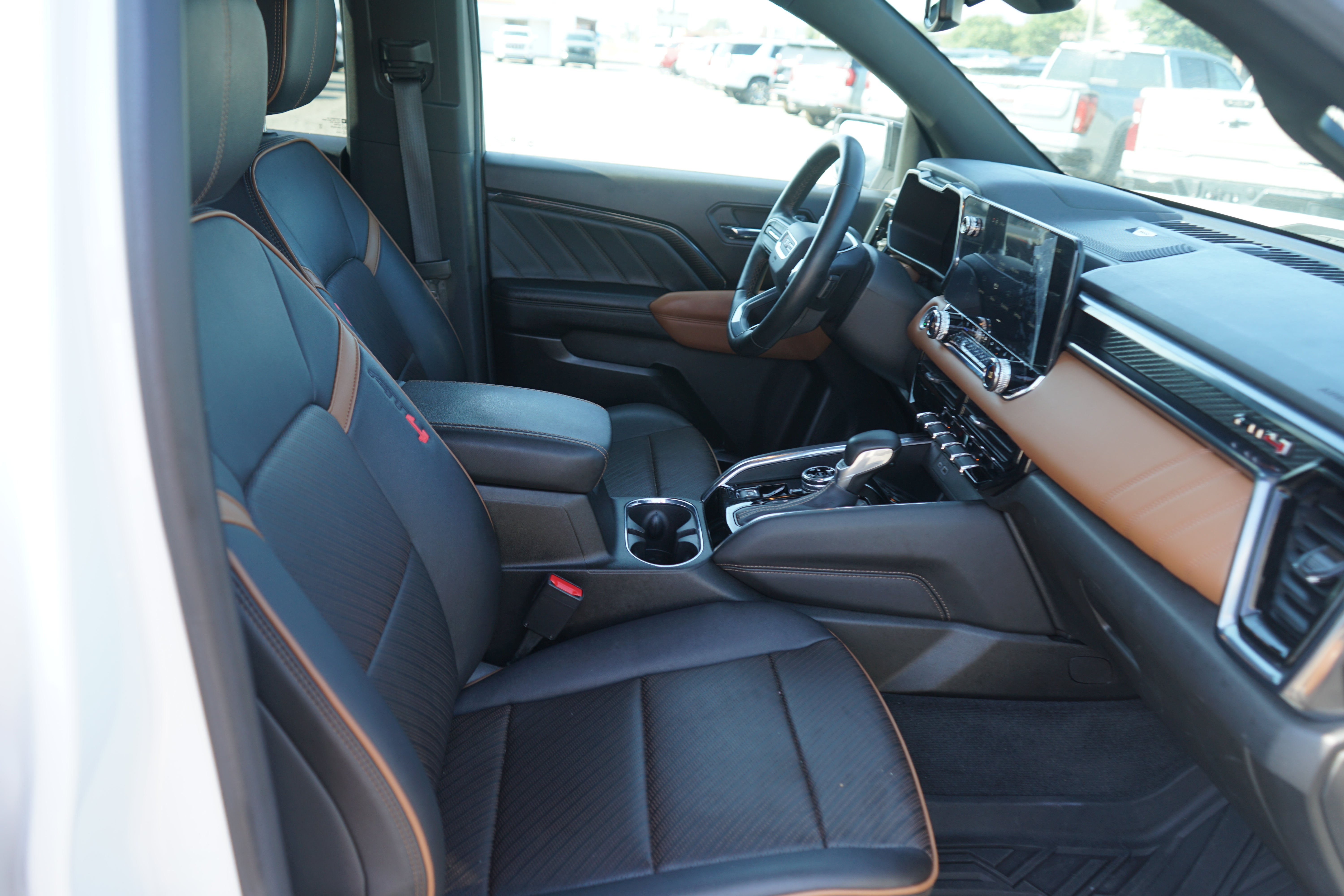 2023 GMC Canyon 4WD AT4