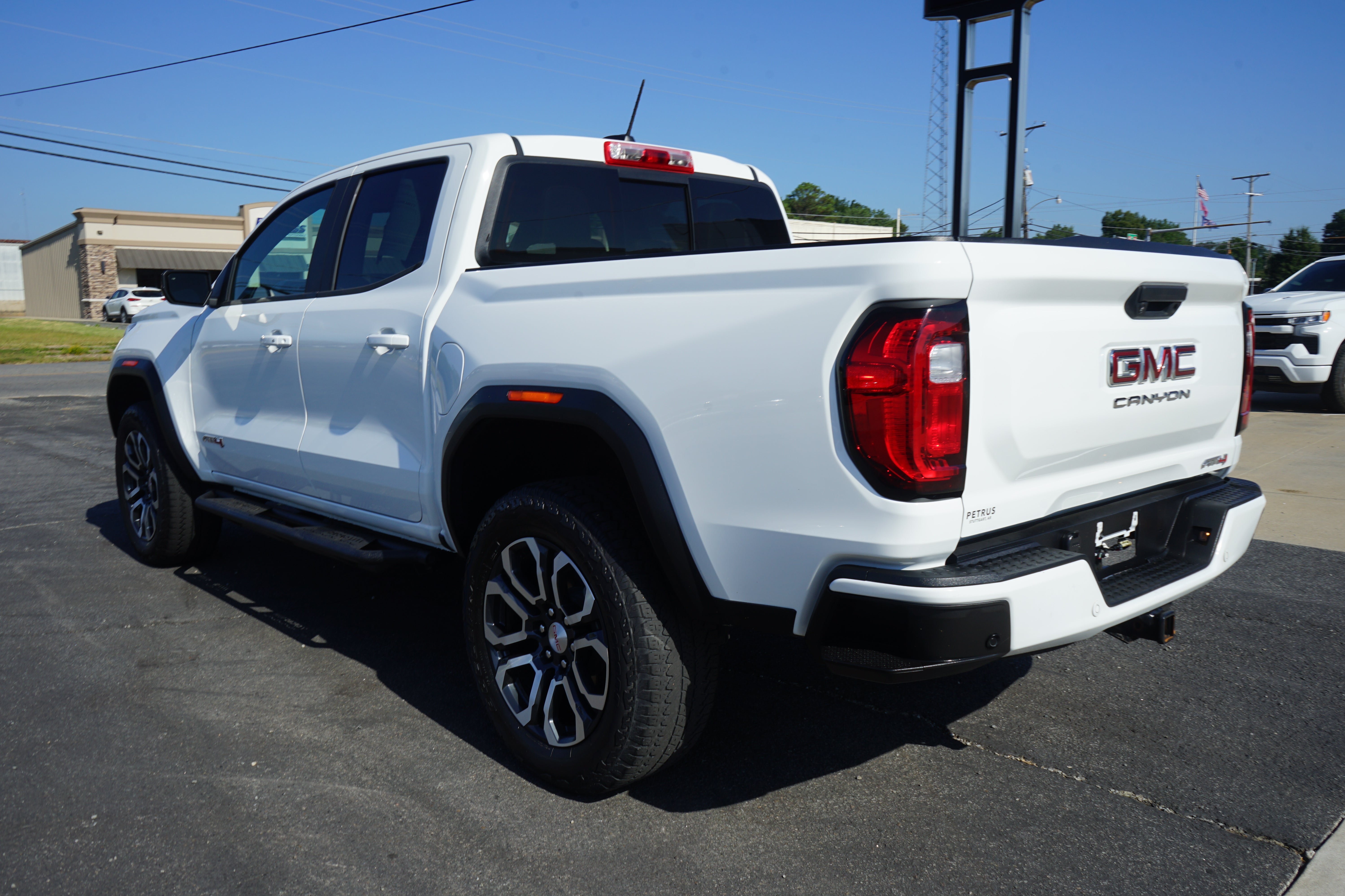 2023 GMC Canyon 4WD AT4