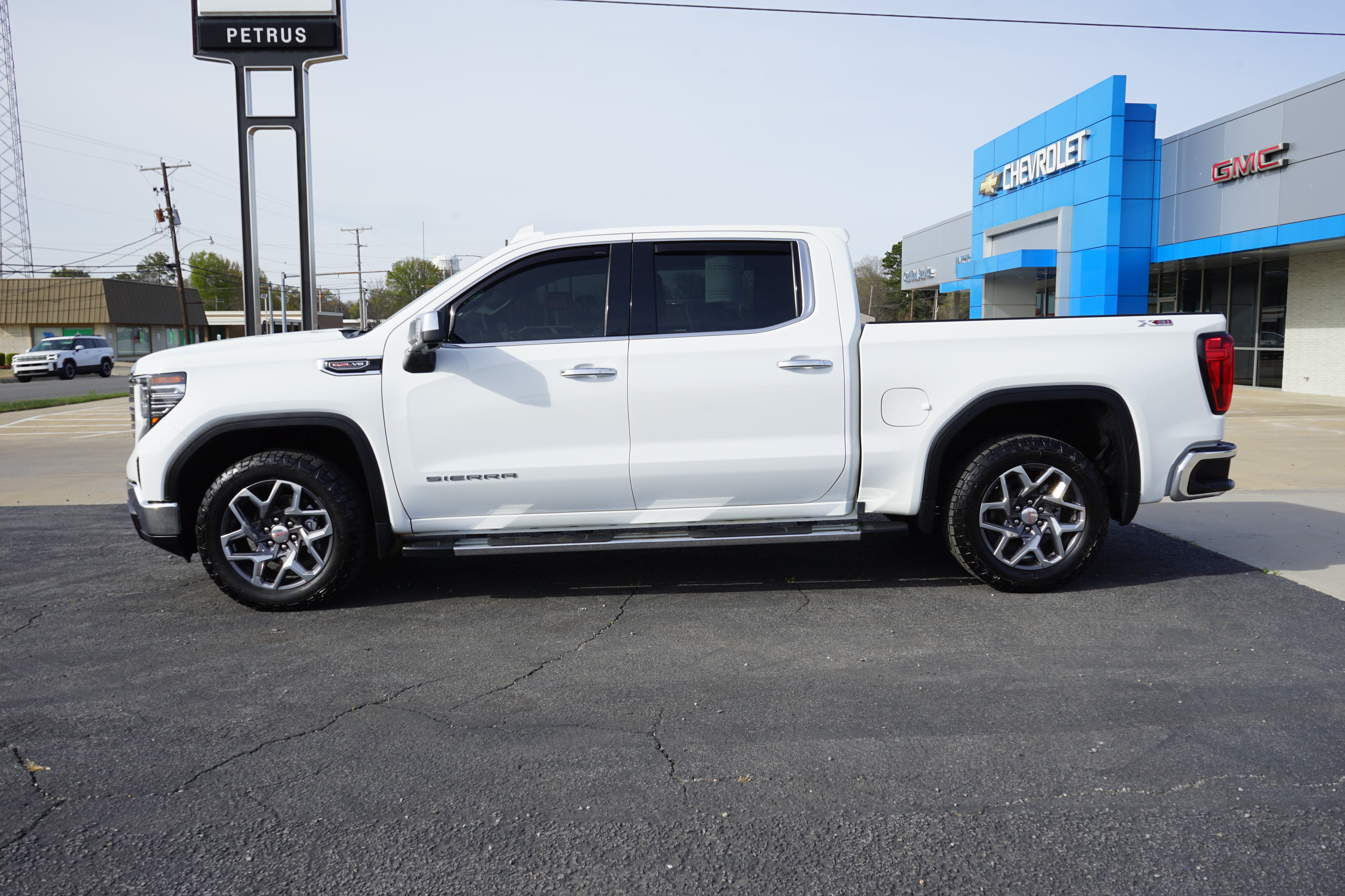 2023 GMC Sierra 1500 SLT