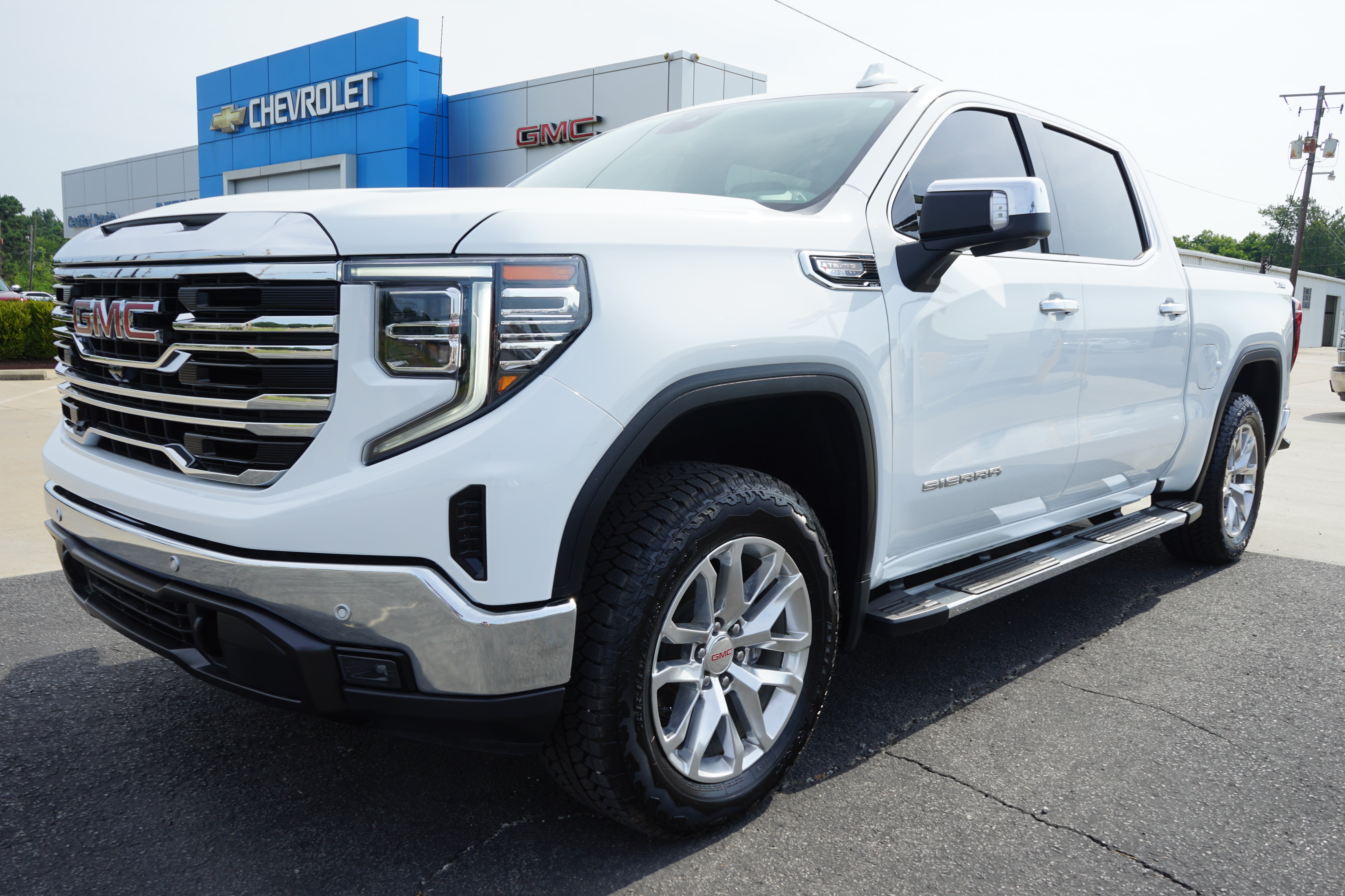 2024 GMC Sierra 1500 SLT