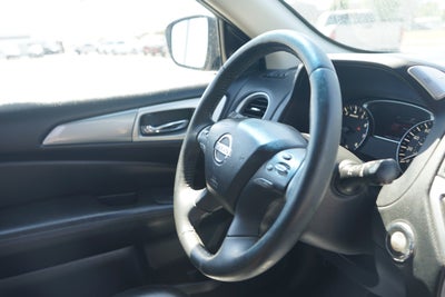 2018 Nissan Pathfinder SL
