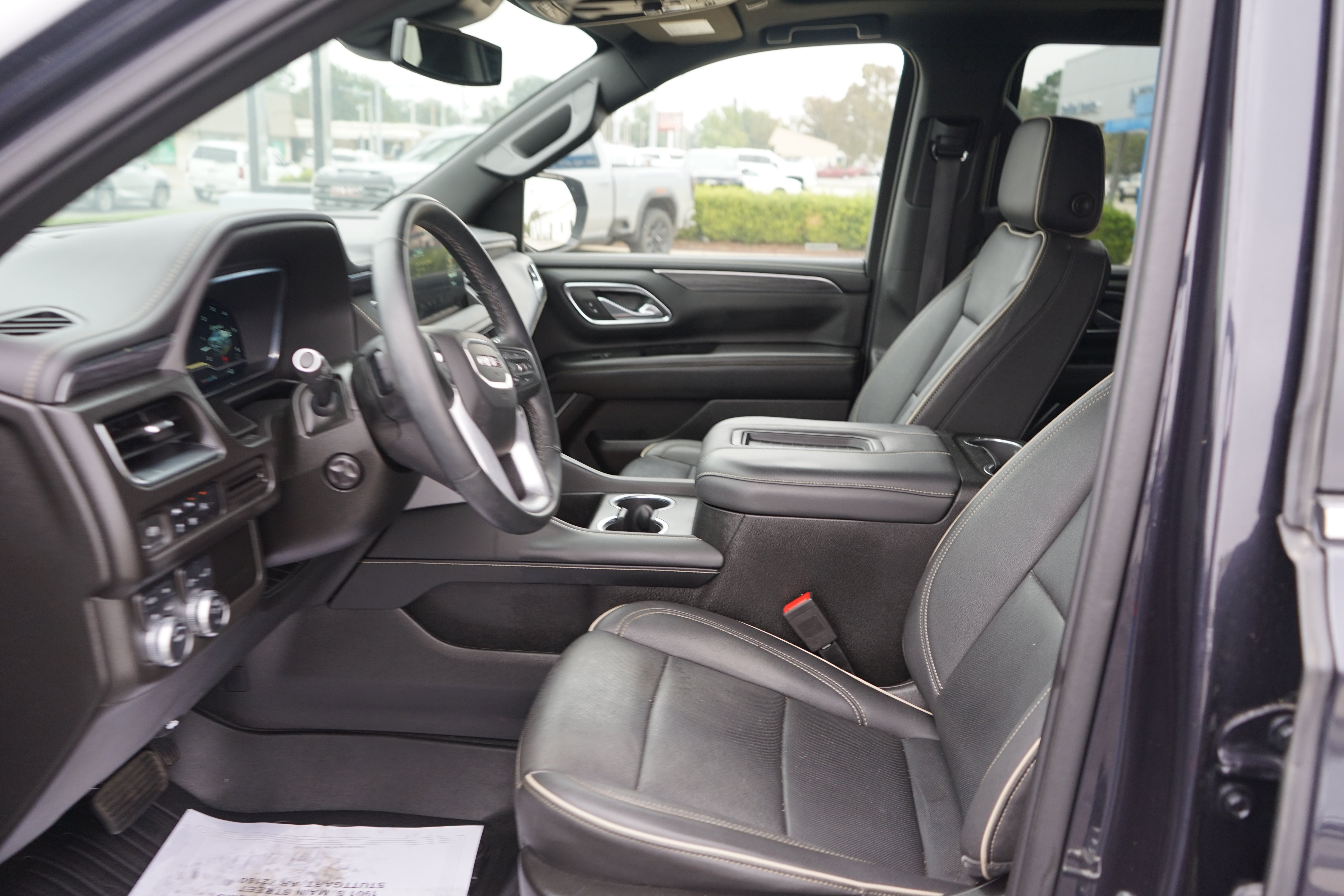 2023 GMC Yukon SLT