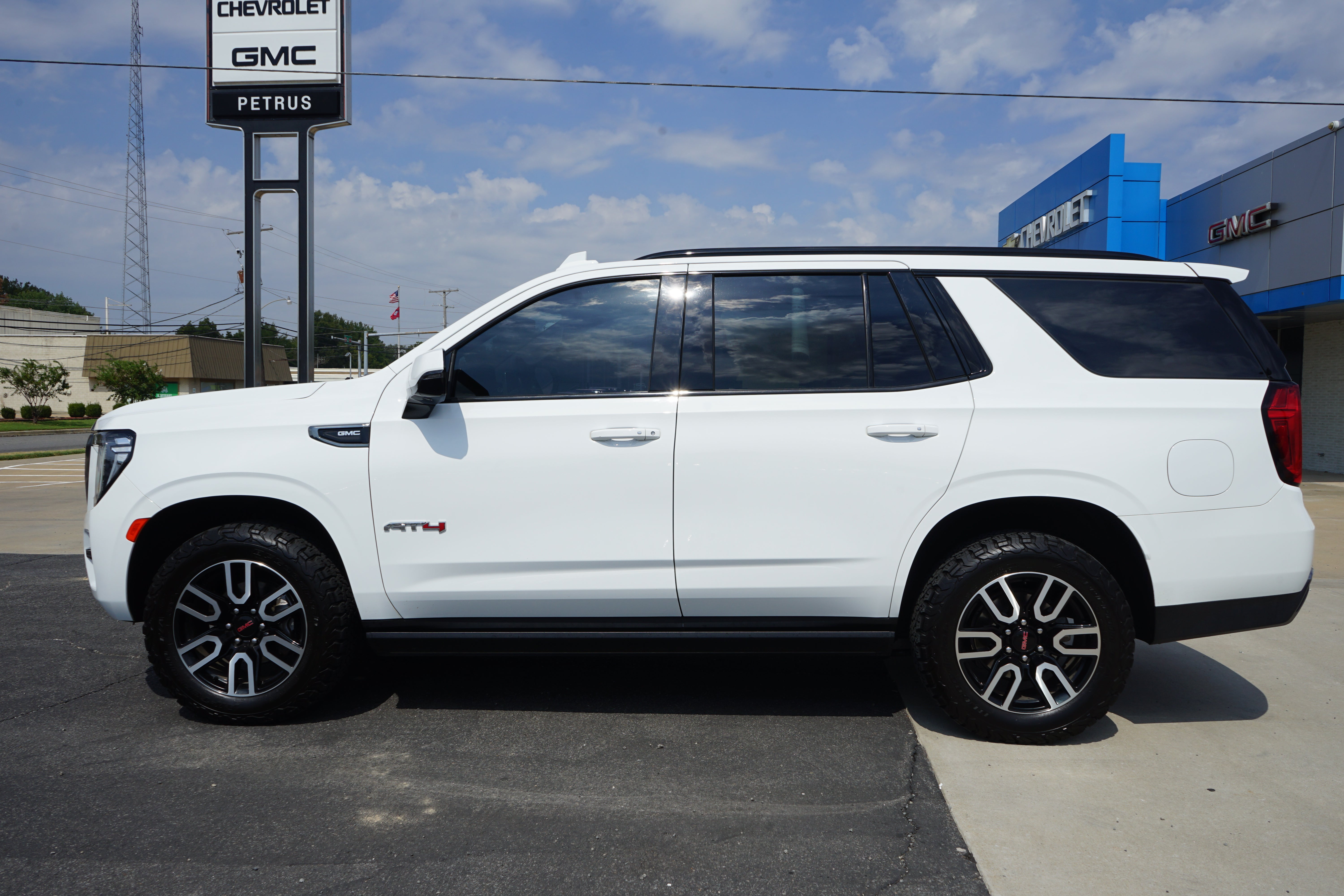 2022 GMC Yukon AT4