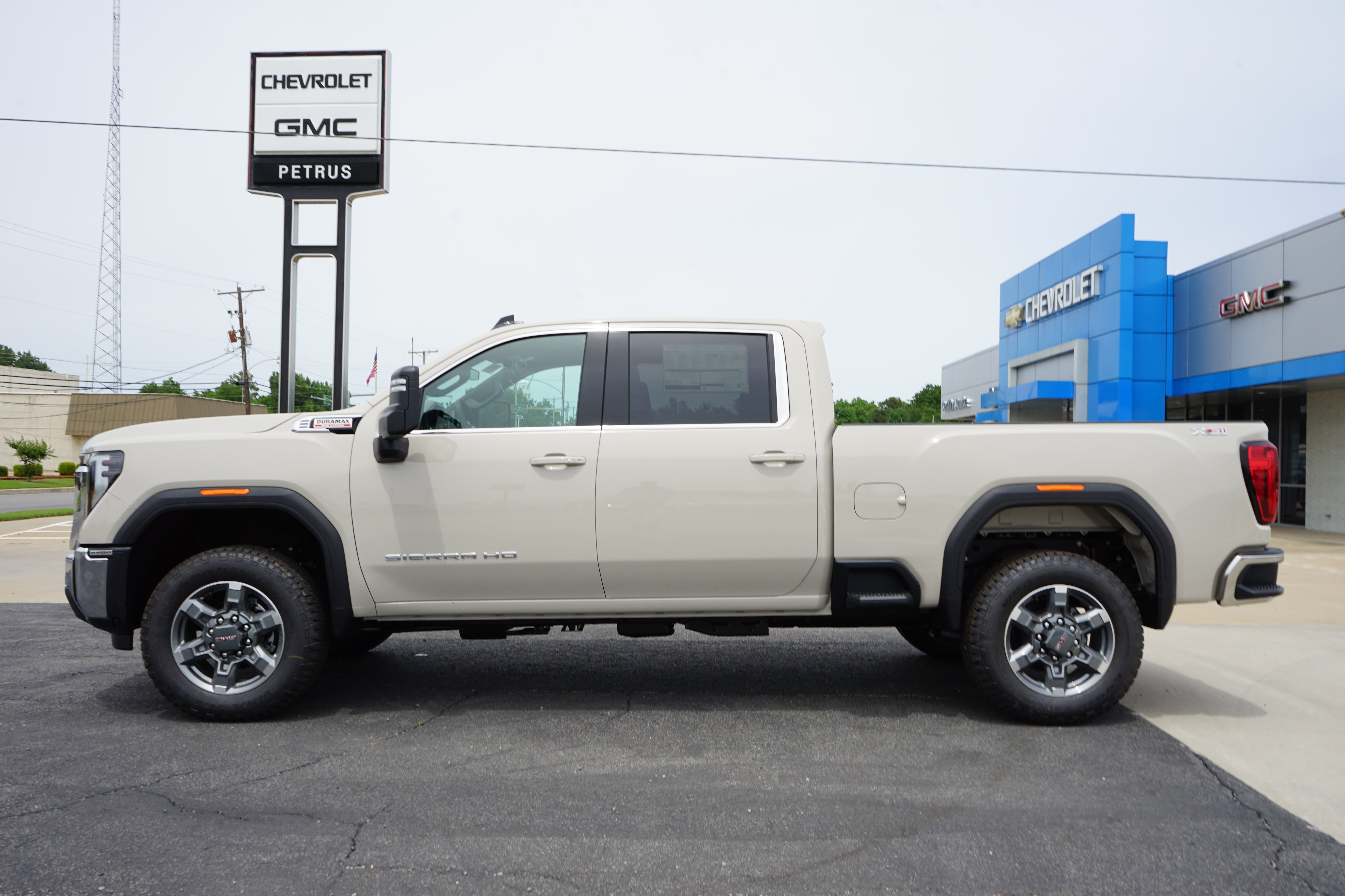 2026 GMC Sierra 2500 HD SLE