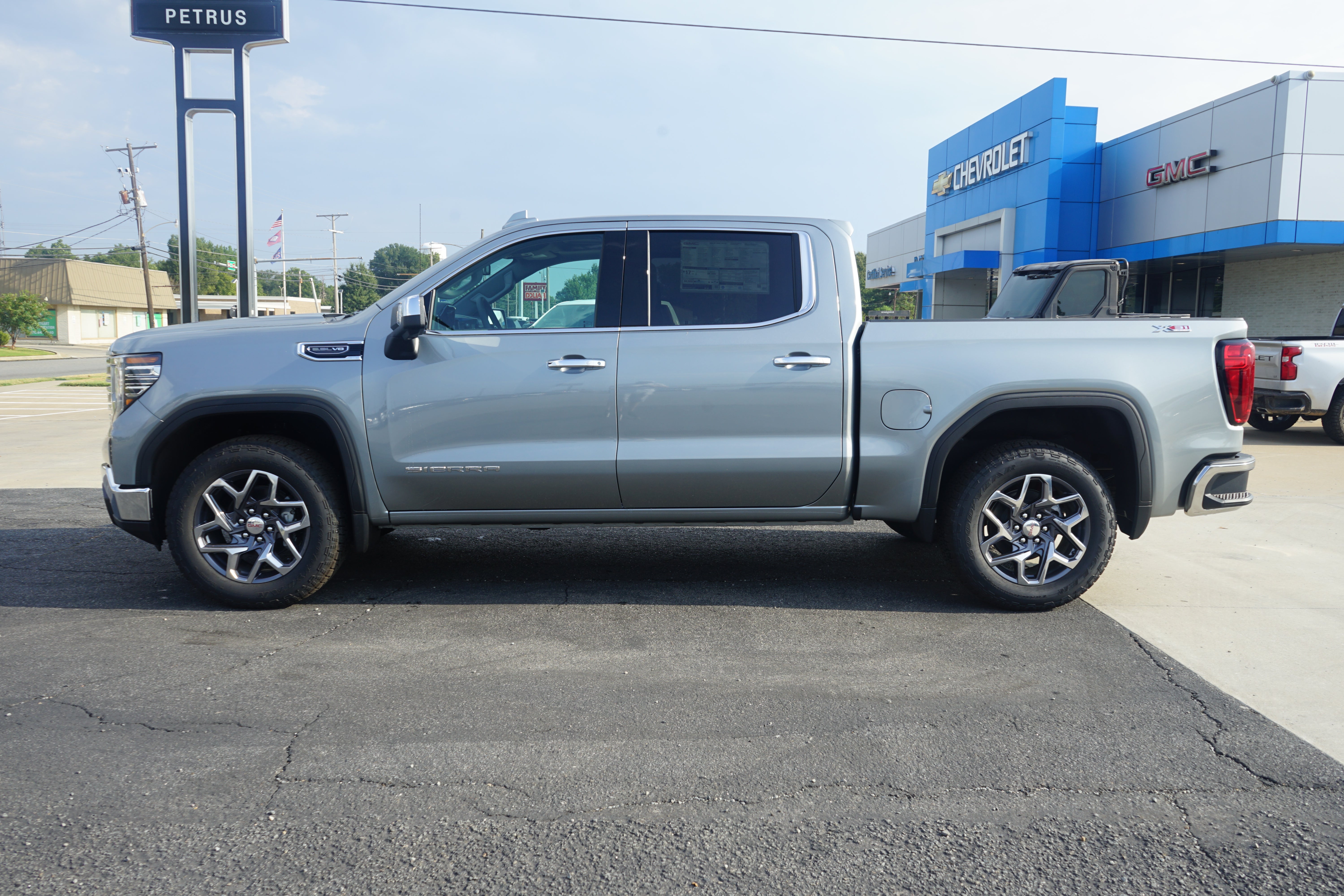 2026 GMC Sierra 1500 SLT