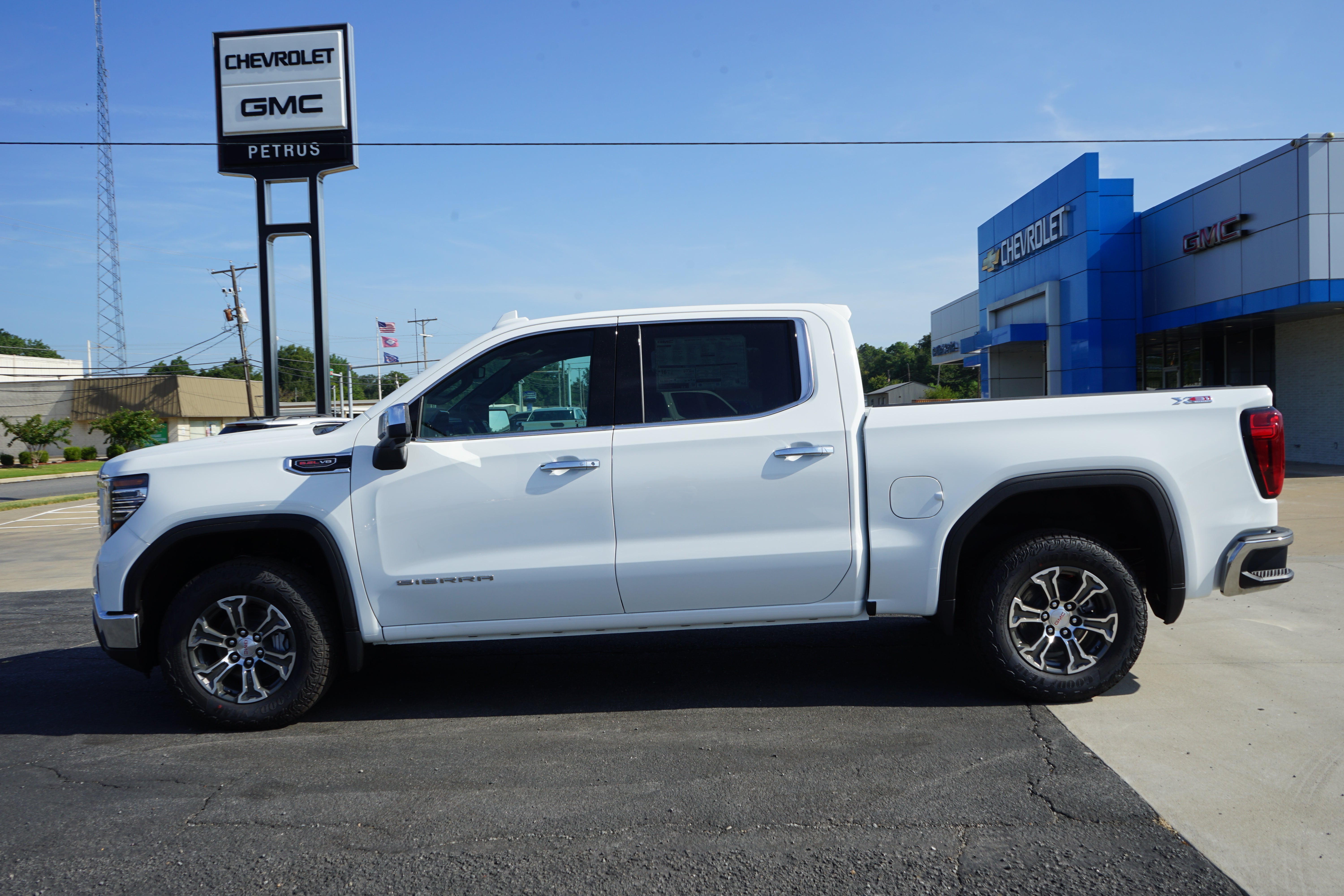 2026 GMC Sierra 1500 SLT