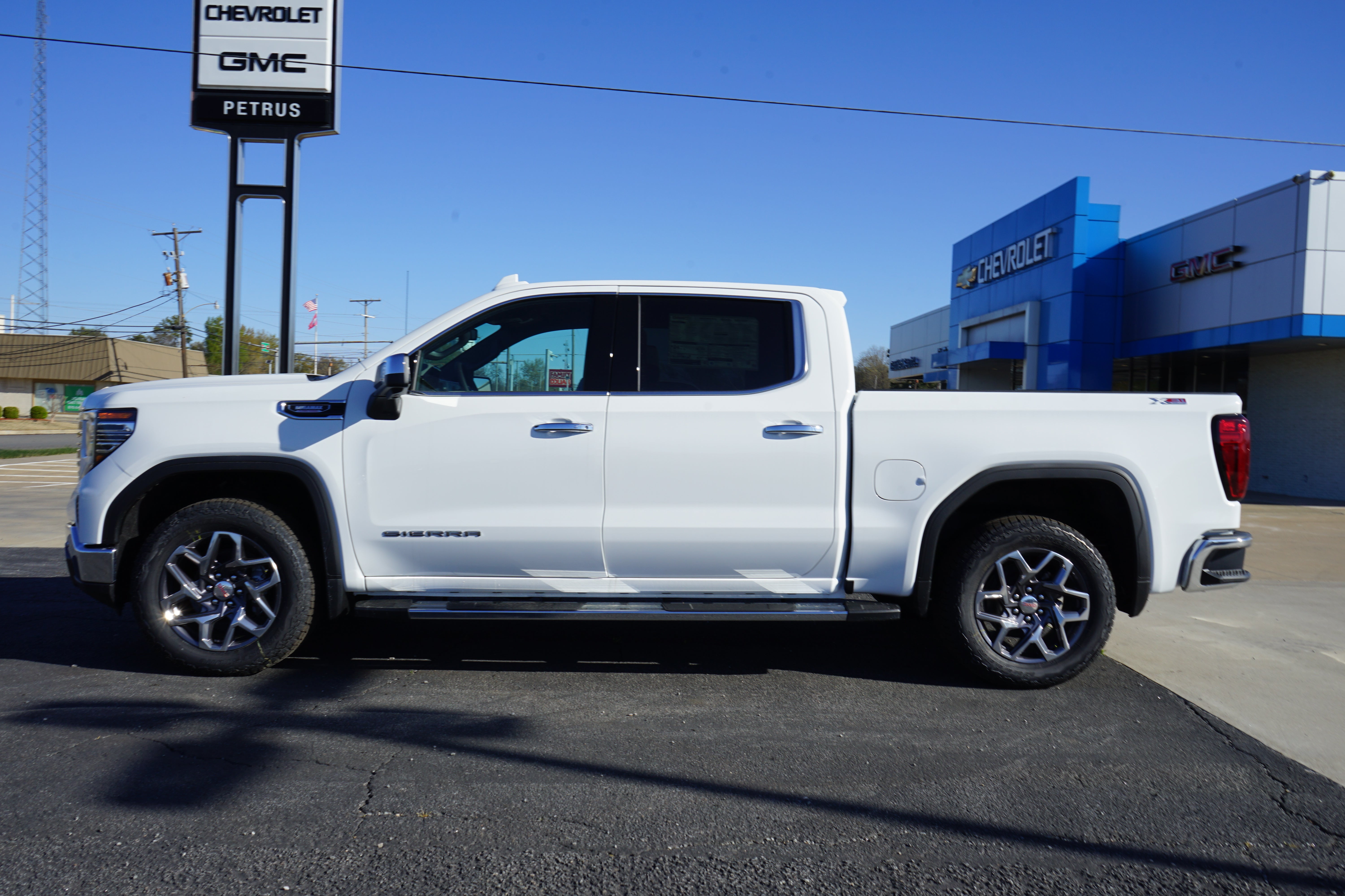 2026 GMC Sierra 1500 SLT