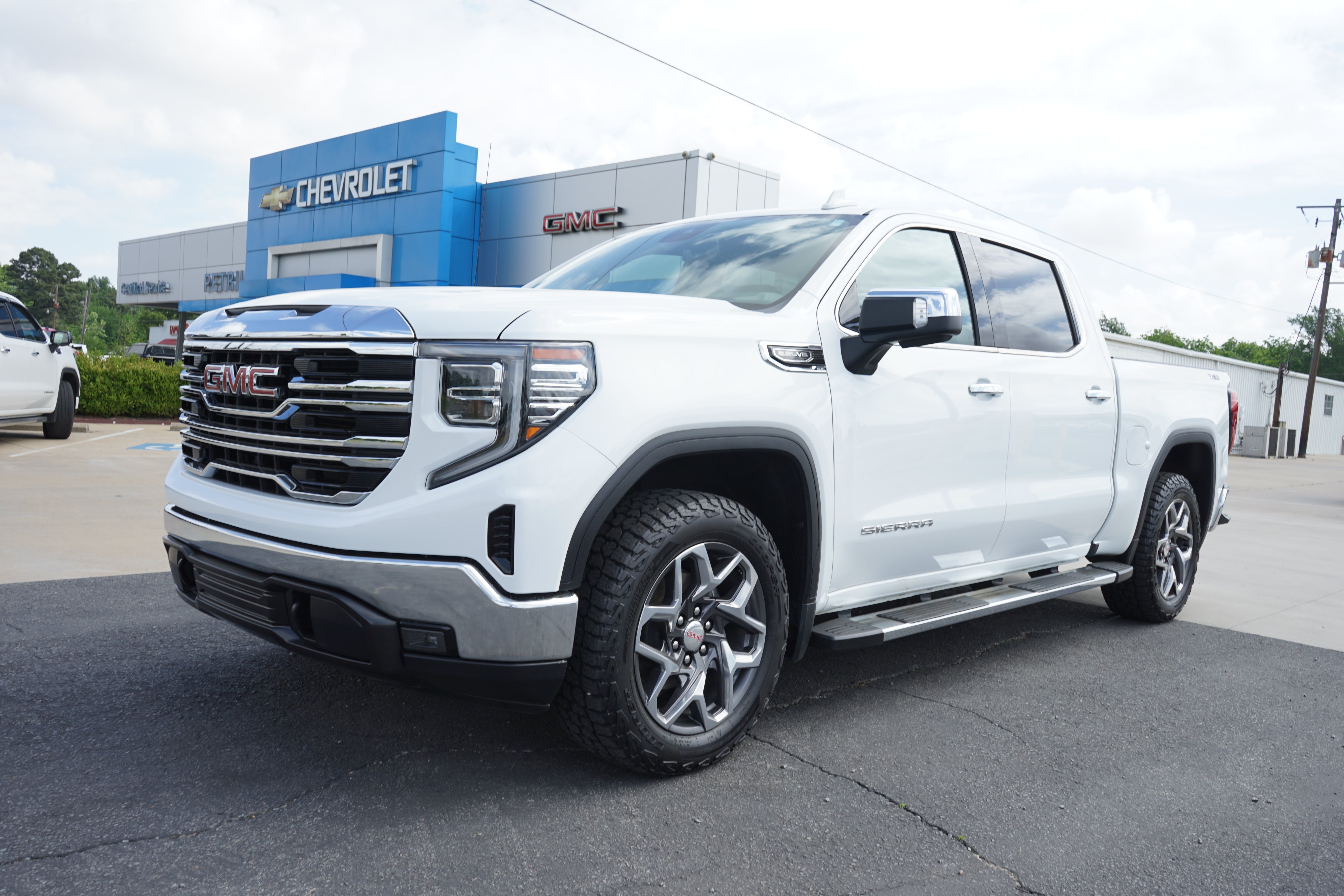 2024 GMC Sierra 1500 SLT